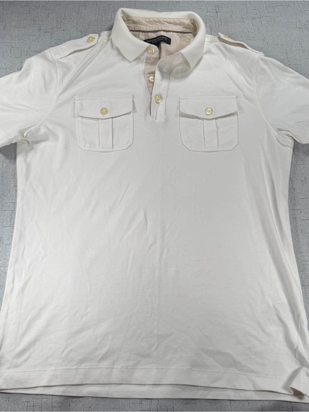 Banana Republic Luxury Touch Men’s White Solid Collared Polo Pockets - S